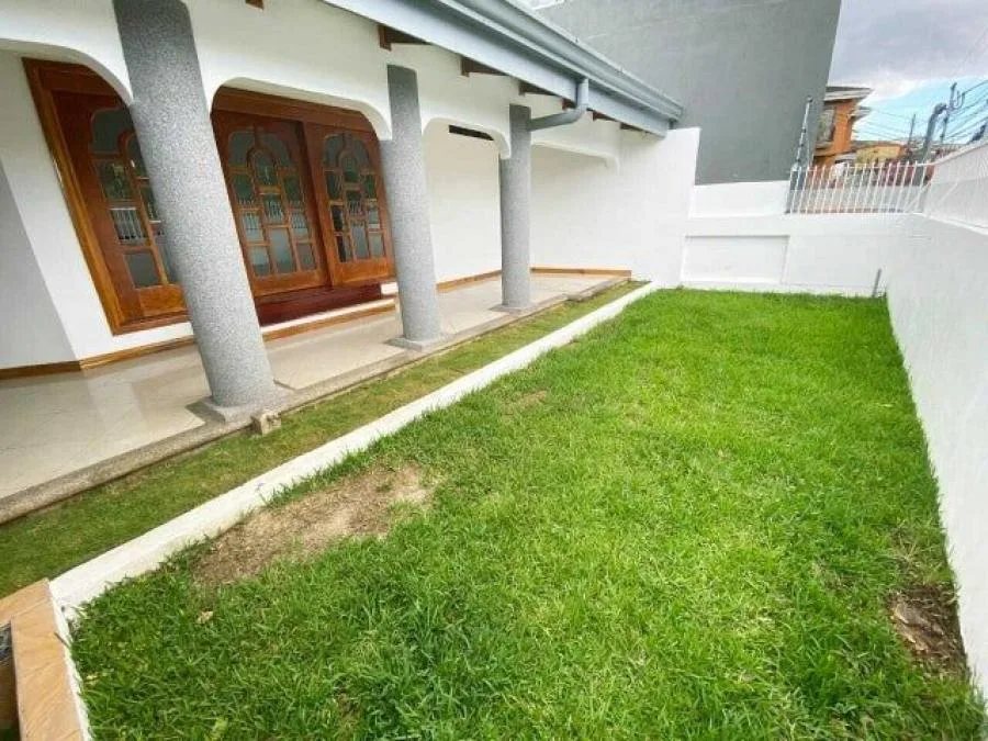 Vendo de Casa Residencial con Uso de Suelo Mixto en Guayabos, Curridabat MLS #25-1173 LCO - Venta en Curridabat, photo 3