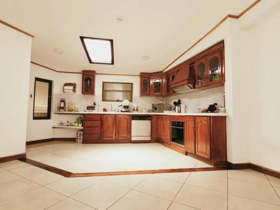 Vendo de Casa Residencial con Uso de Suelo Mixto en Guayabos, Curridabat MLS #25-1173 LCO - Venta en Curridabat, photo 5