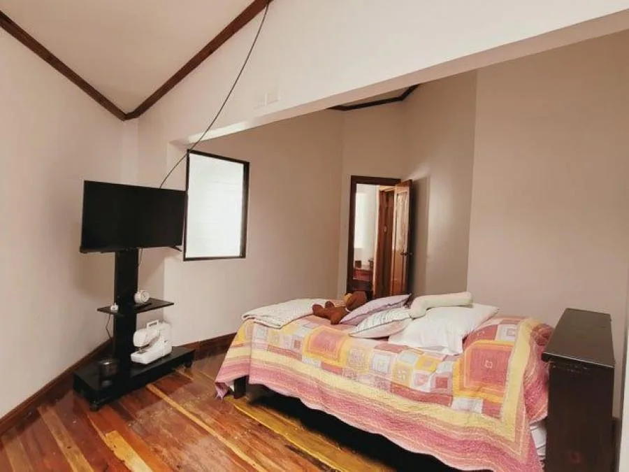 Vendo de Casa Residencial con Uso de Suelo Mixto en Guayabos, Curridabat MLS #25-1173 LCO - Venta en Curridabat, photo 8