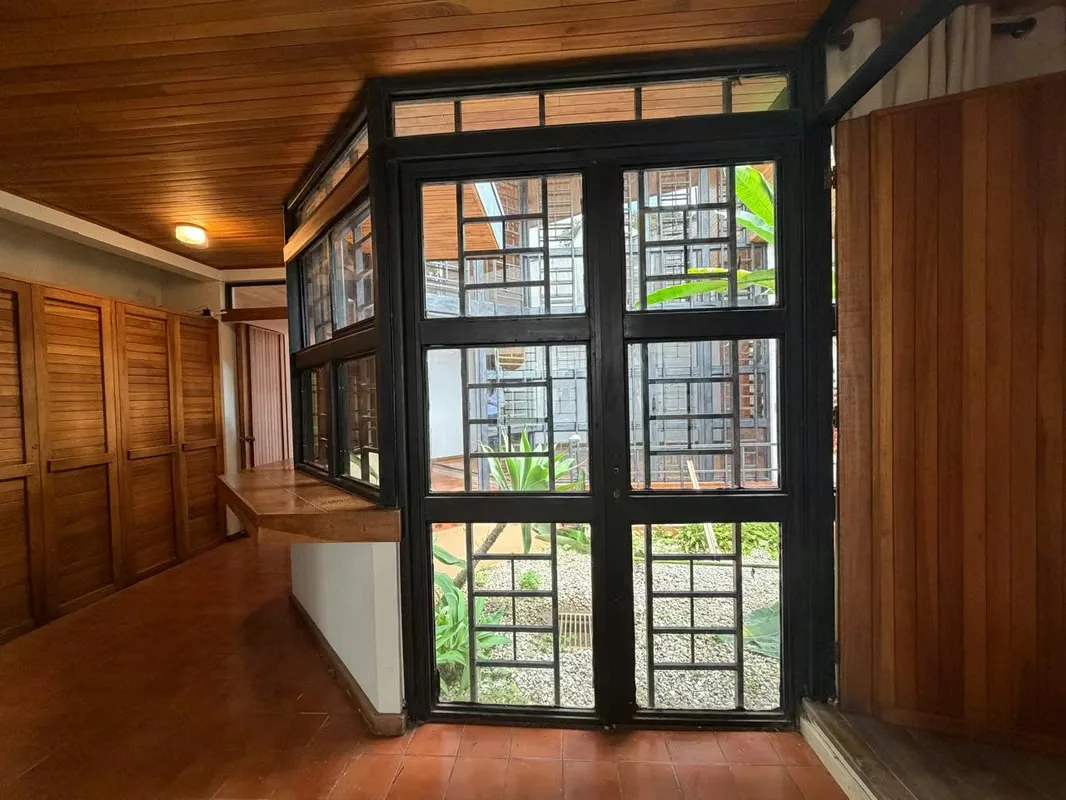 Casa en Venta enSan Pedro con Uso de Suelo Mixto – Amplio Parqueo y Jardín, photo 8