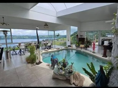 Total Construction: Multiple suites + large social area This exceptional property