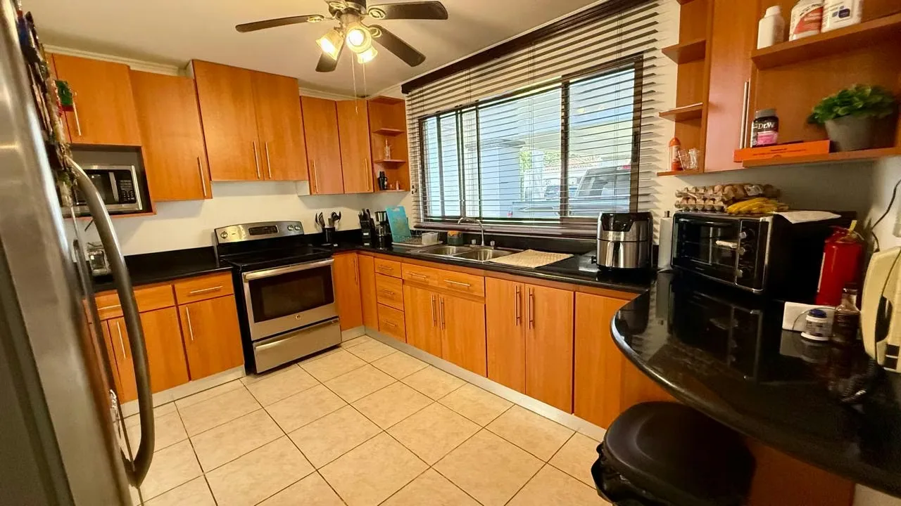 Descubra una exclusiva residencia ubicada en uno de los condominios más exclusivos y seguros de Ciudad Cariari. Un entorno rodeado de naturaleza, ..., photo 9