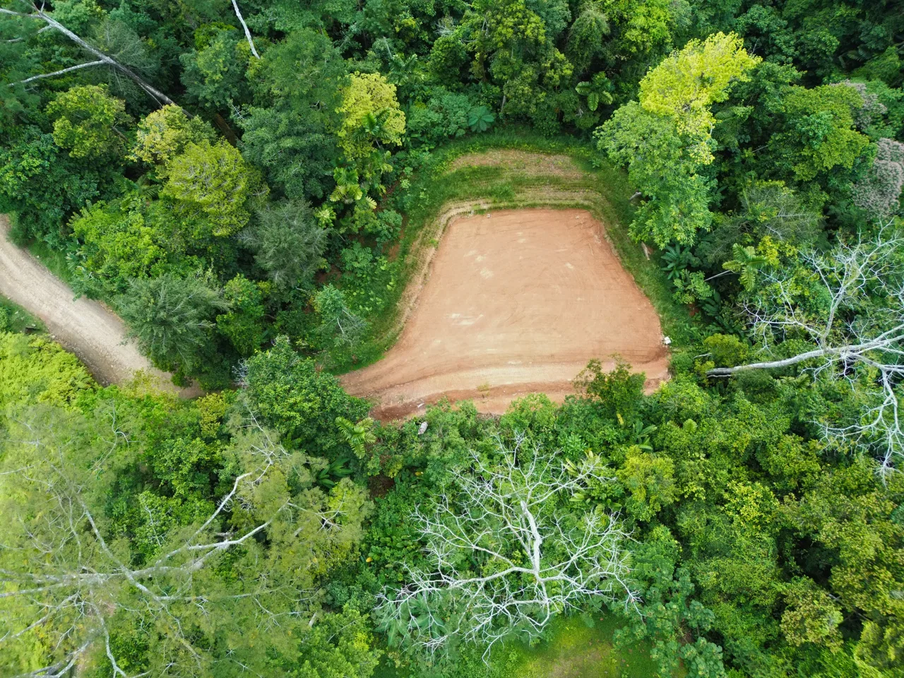Lote listo para construir con vista al océano sobre Uvita y vistas costeras