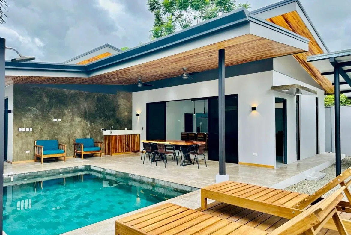 STUNNING 2-BEDROOM HOME IN TRANQUIL COMMUNITY – CLOSE TO MARINO BALLENA NATIONAL PARK – 0.11 ACRES, photo 2