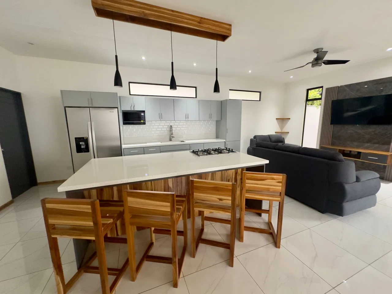 STUNNING 2-BEDROOM HOME IN TRANQUIL COMMUNITY – CLOSE TO MARINO BALLENA NATIONAL PARK – 0.11 ACRES, photo 9