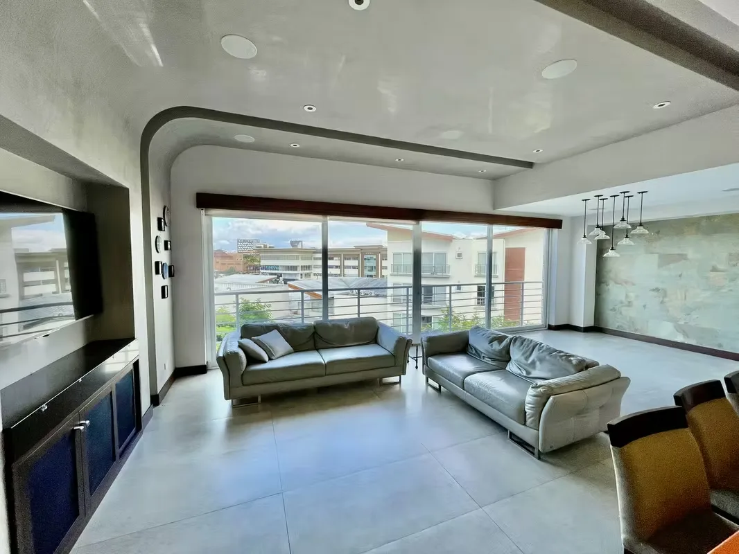 Penthouse de diseño en Distrito 4, Escazú — Semi amueblado - Único en su tipo.
