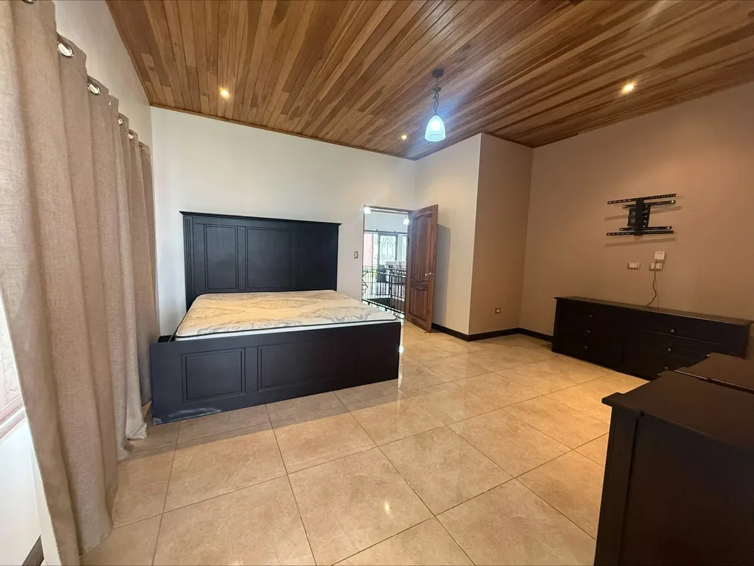 Casa en alquiler de una planta, amplia sin muebles ubicada en San Pedro de Poas de Alajuela, a 2 km sur de la Escuela Pedro Aguirre., photo 5