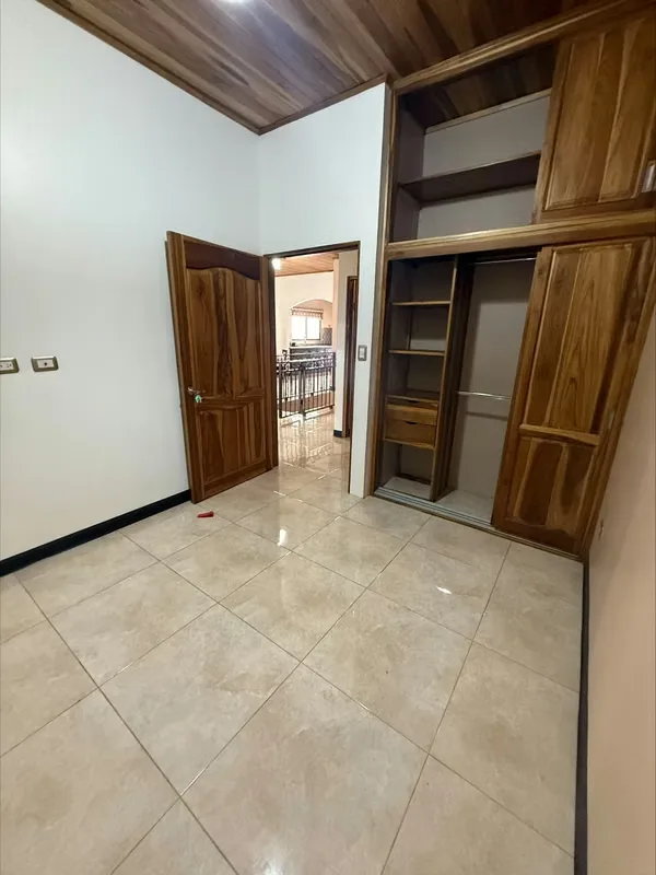Casa en alquiler de una planta, amplia sin muebles ubicada en San Pedro de Poas de Alajuela, a 2 km sur de la Escuela Pedro Aguirre., photo 6