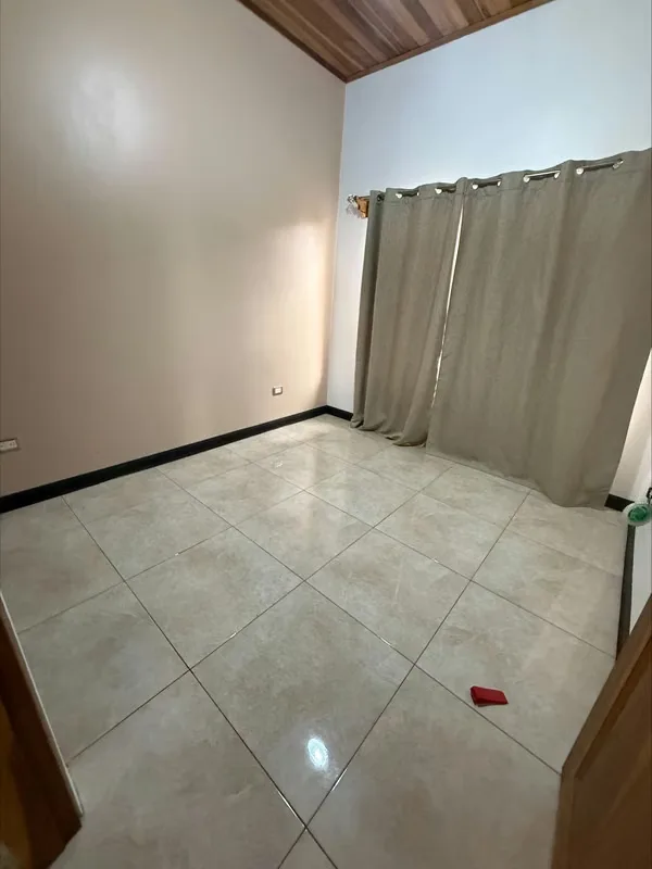 Casa en alquiler de una planta, amplia sin muebles ubicada en San Pedro de Poas de Alajuela, a 2 km sur de la Escuela Pedro Aguirre., photo 7