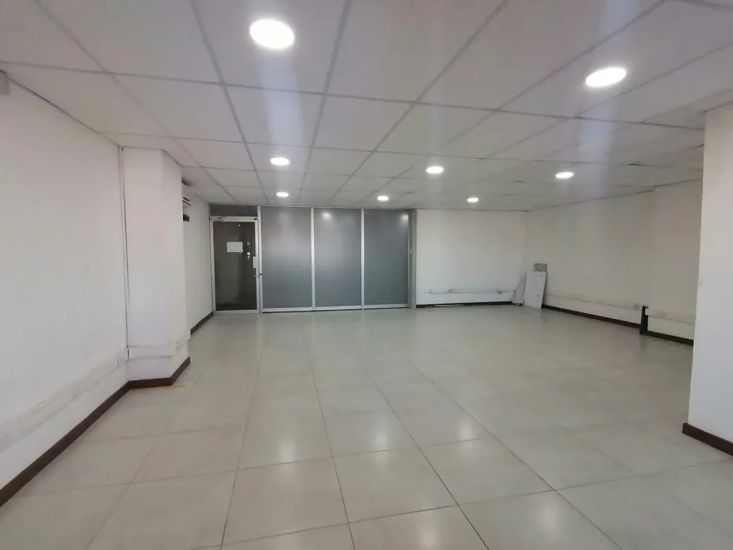 Oficinas en Paseo Colón / Haz crecer su negocio