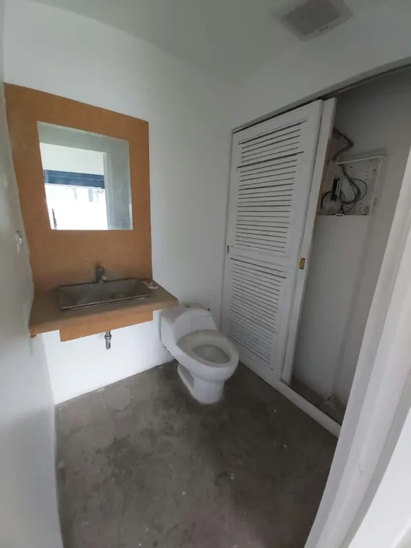 Office space for rent in a shopping center in Lindora, photo 2