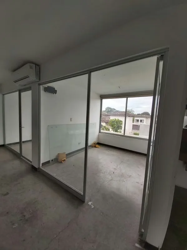 Office space for rent in a shopping center in Lindora, photo 7