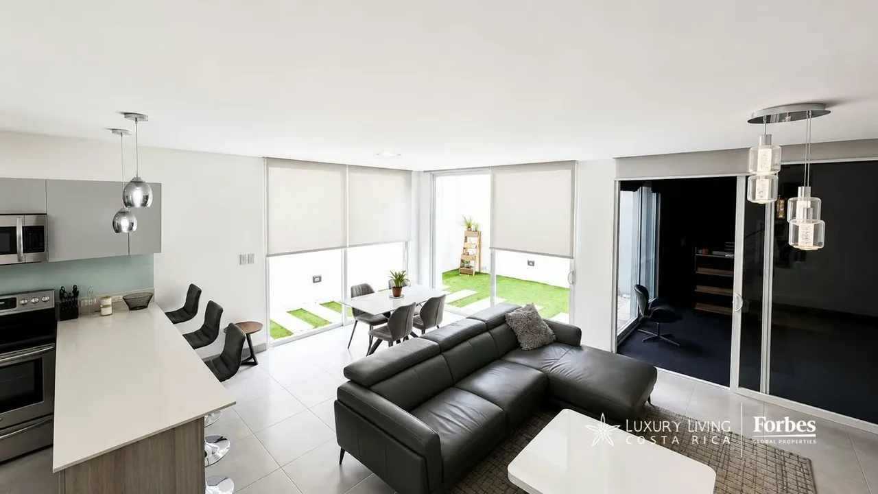 21527 - Three bedroom house for rent with an office and garden in San Antonio de Belén