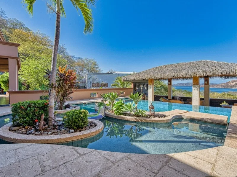7 Bed Single Family Homes For Sale in Hermosa, photo 14