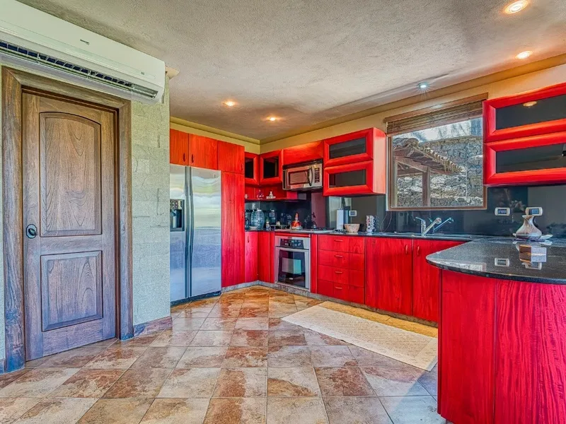 7 Bed Single Family Homes For Sale in Hermosa, photo 19