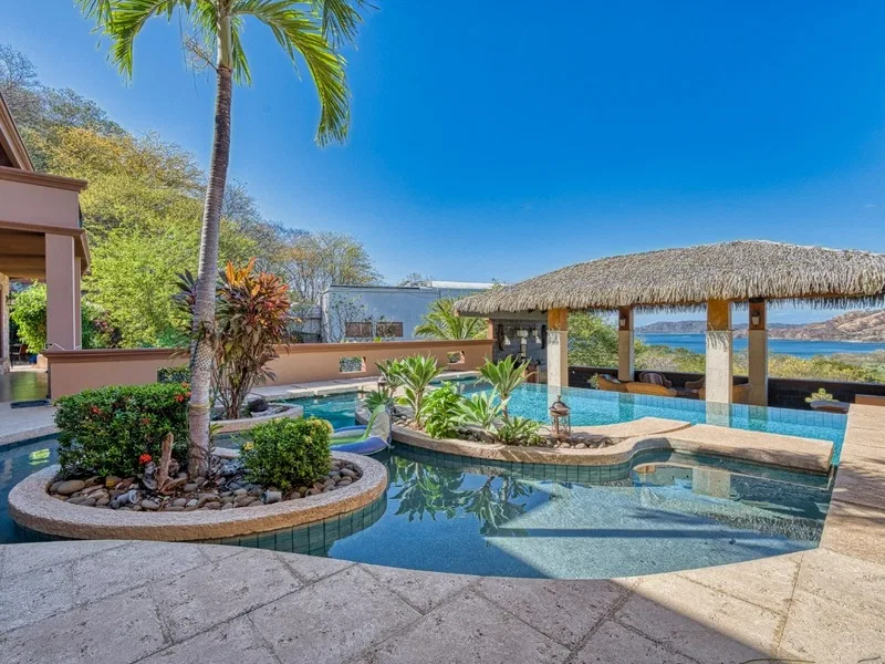 7 Bed Single Family Homes For Sale in Hermosa, photo 3