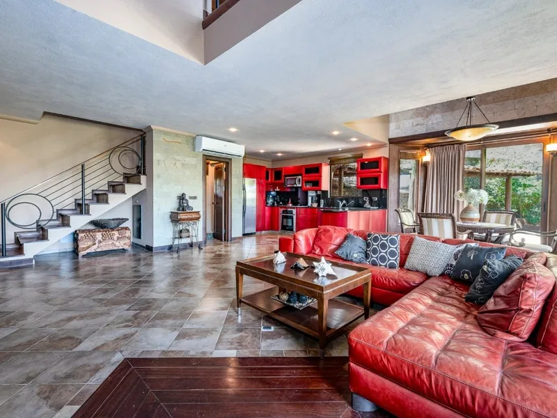 7 Bed Single Family Homes For Sale in Hermosa, photo 8