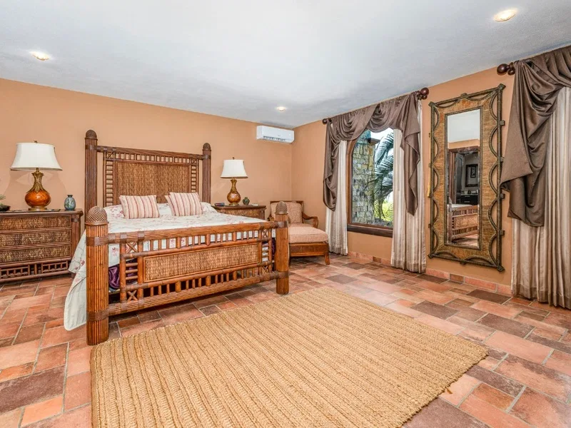 7 Bed Single Family Homes For Sale in Hermosa, photo 10