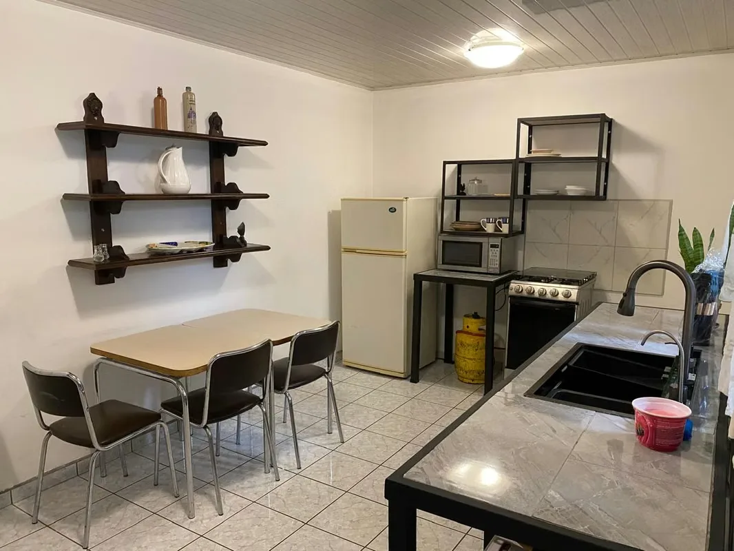 one level apartment, secure and quiet walk to Ucimed