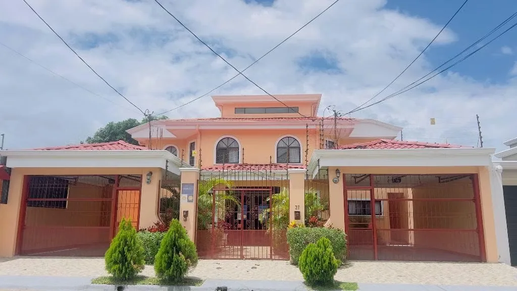 Hotel for rent only 15 mins from International airport $750,000
