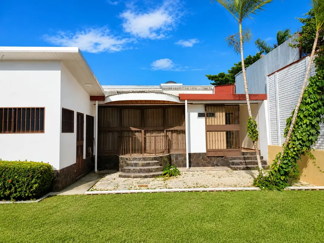 Independent Home for Sale in Heredia Downtown