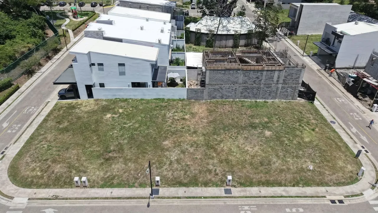 Construí la casa de tus sueños en unos de los mejores condominios de Santa Ana., photo 6
