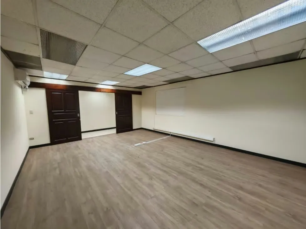 Estas oficinas cuentan con una ubicación privilegiada al estar cerca de núcleos comerciales y ..., photo 8