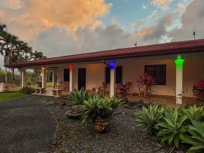 Casa con amplias vistas al mar, múltiples áreas para construir, vía pública con potencial comercial., photo 4