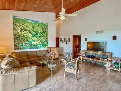 Casa con amplias vistas al mar, múltiples áreas para construir, vía pública con potencial comercial., photo 8