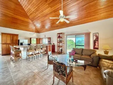 Casa con amplias vistas al mar, múltiples áreas para construir, vía pública con potencial comercial., photo 10