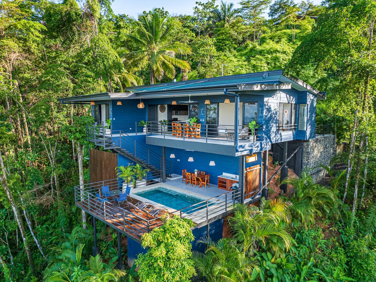 TWO FLOOR PROPERTY WITH VALLEY AND OCEAN VIEWS, IN UVITA – 0.75 ACRES