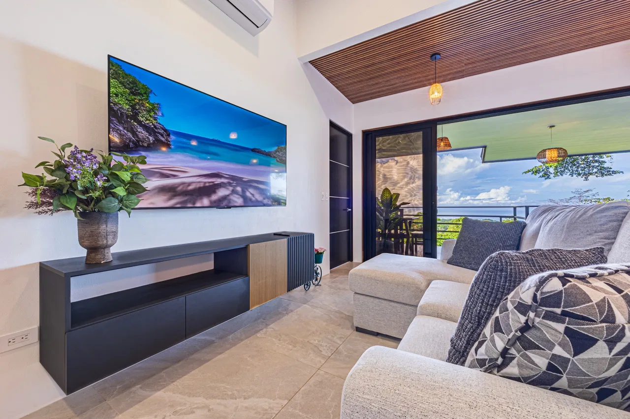 TWO FLOOR PROPERTY WITH VALLEY AND OCEAN VIEWS, IN UVITA – 0.75 ACRES, photo 15
