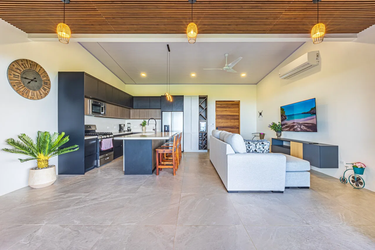 TWO FLOOR PROPERTY WITH VALLEY AND OCEAN VIEWS, IN UVITA – 0.75 ACRES, photo 17