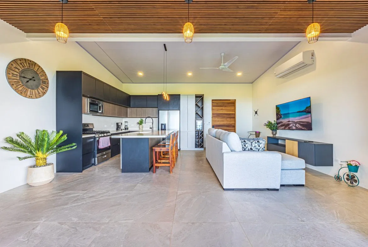 TWO FLOOR PROPERTY WITH VALLEY AND OCEAN VIEWS, IN UVITA – 0.75 ACRES, photo 18