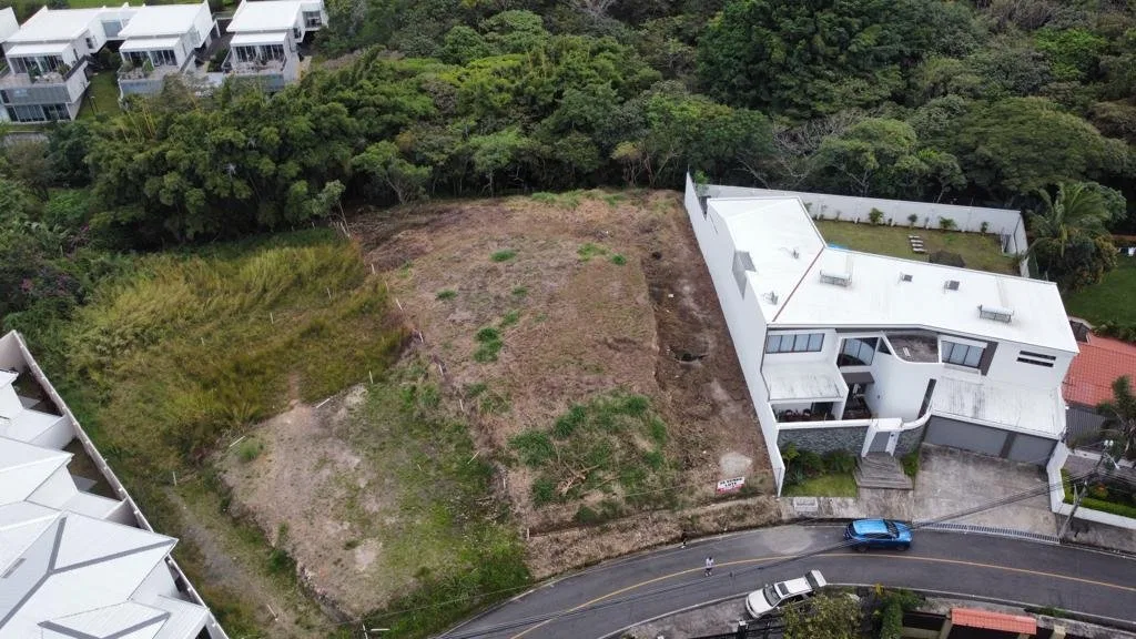 Se vende lote en Escazú Centro 26-717 - Venta en Escazú, photo 2
