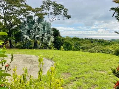 Propiedad con Vista al Mar en Venta con una Casa y 2 Sitios de Construcción Adicionales, photo 5