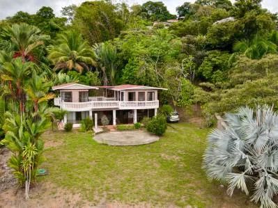 Propiedad con Vista al Mar en Venta con una Casa y 2 Sitios de Construcción Adicionales, photo 10