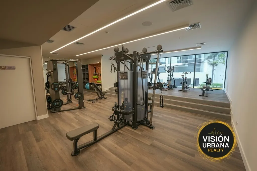 Enjoy a modern and exclusive lifestyle in this spectacular apartment located on the 11th floor of Torre Parkwood., photo 2