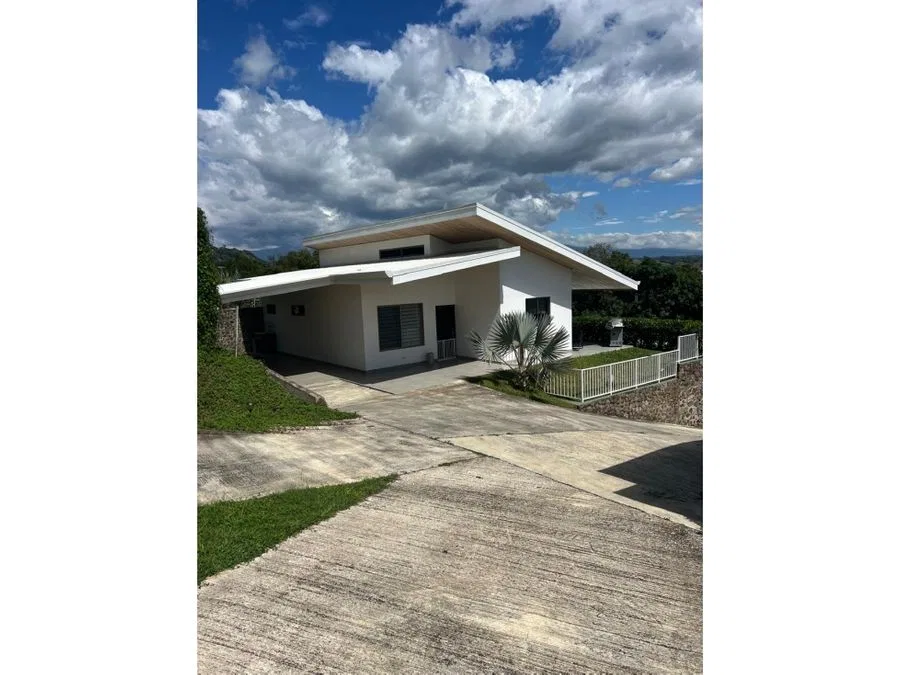 Casa moderna en Atenas a un precio excepcional