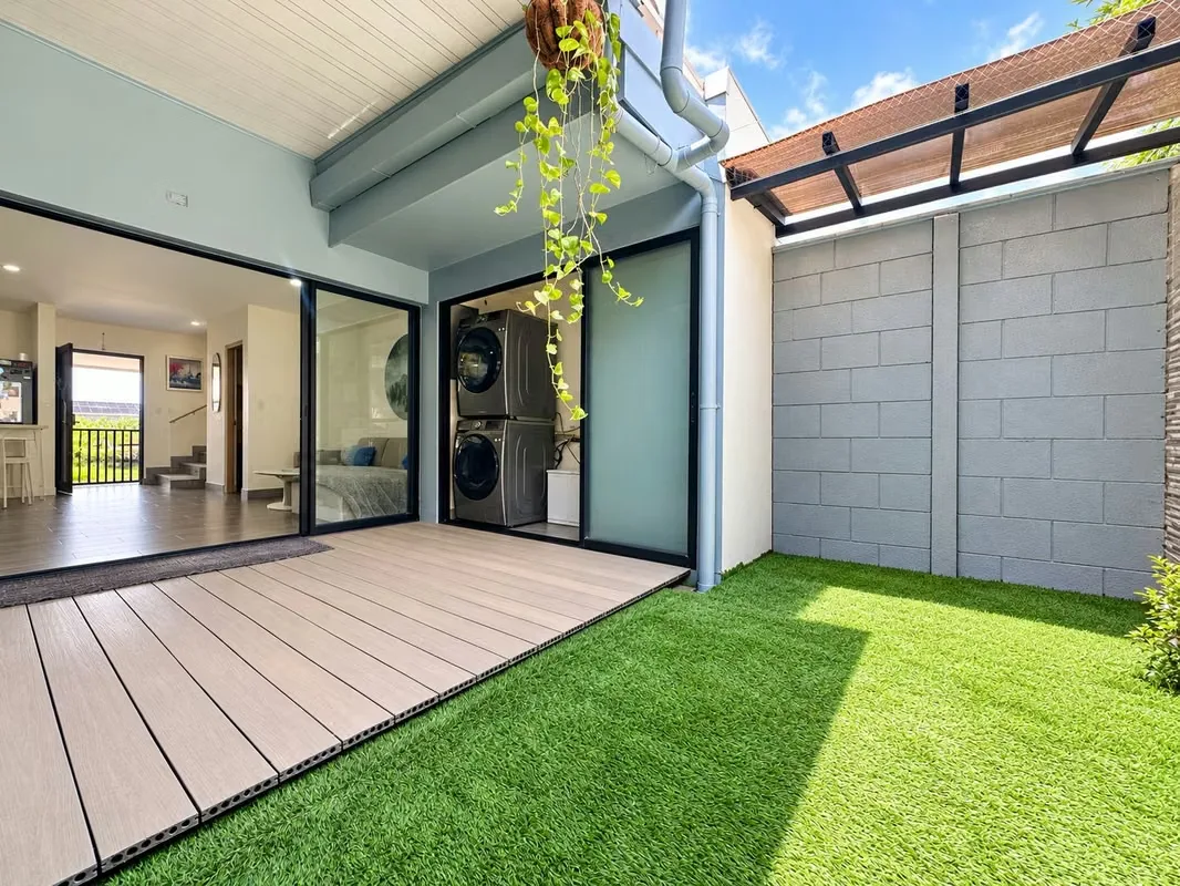 MODERN HOUSE FOR SALE IN GUACHIPELIN OF ESCAZÚ) 124; US $320,000 MARKETABLE