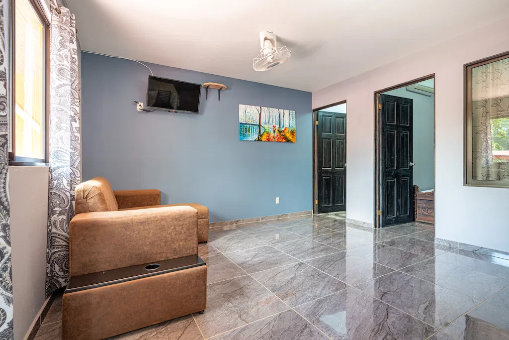 18 BEDROOMS HOTEL IN CENTRAL BAHIA BALLENA – 0.60 ACRES, photo 10