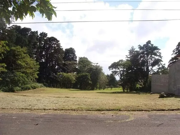 Elija vivir en un lugar único, rodeado de naturaleza y con un clima exquisito en San Rafael de ...
