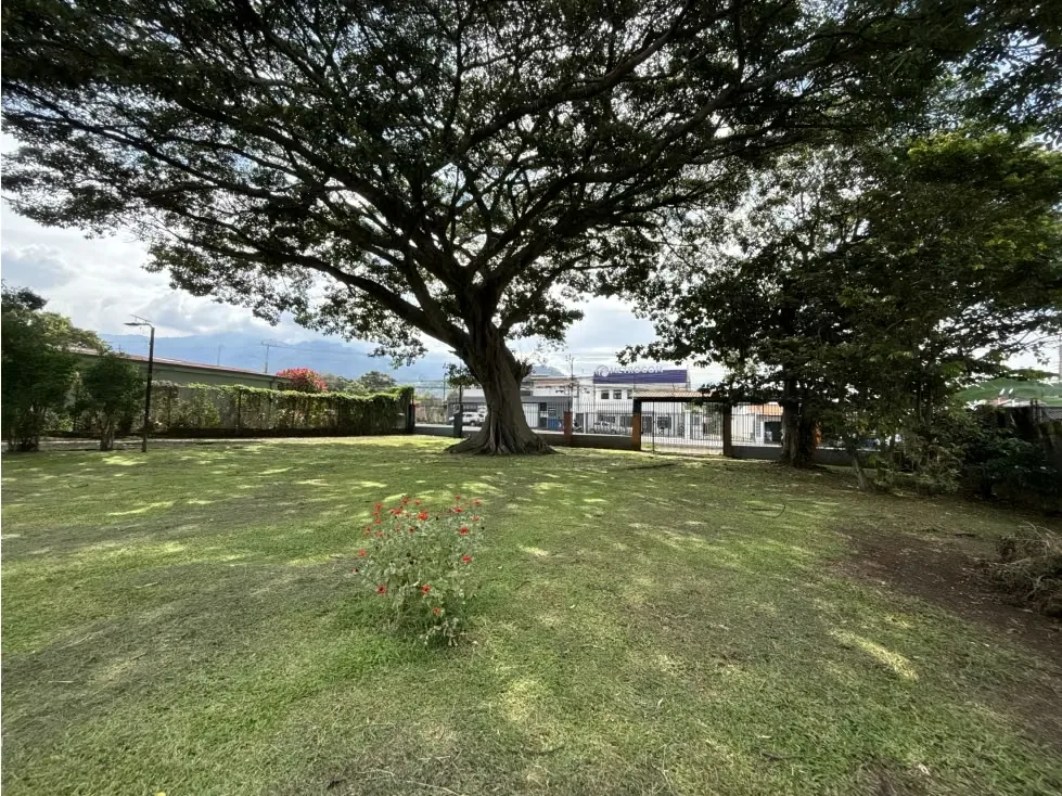 VENTA DE LOTE 3.894,78 m², SAN RAFAEL ARRIBA, DESAMPARADOS