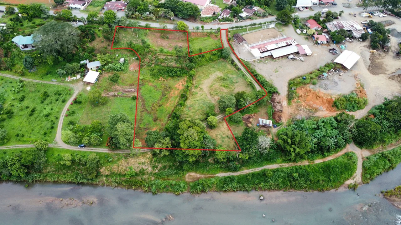 PRIME RESIDENTIAL & COMMERCIAL DEVELOPMENT LAND WITH RIVER FRONTAGE – 2.3 ACRES