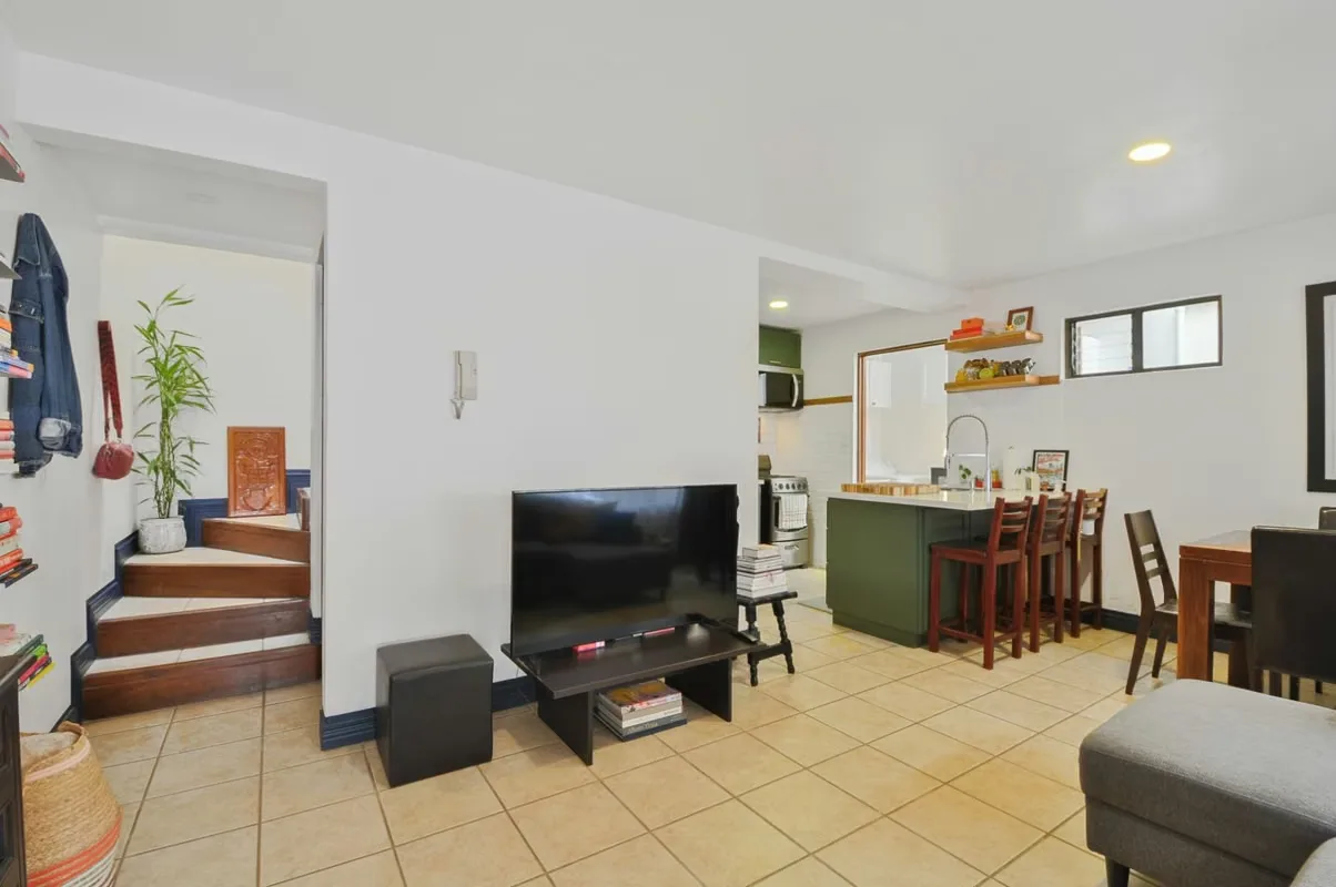 Apartamento de 77 m² en dos niveles, ubicado en Roosevelt, una de las zonas más céntricas y convenientes de San Pedro.