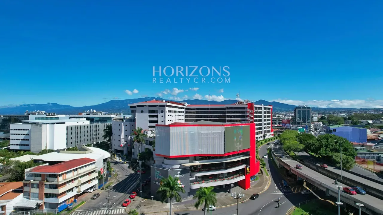 Local Comercial en Venta Mall San Pedro, 2do Piso, 70m2 HRC39