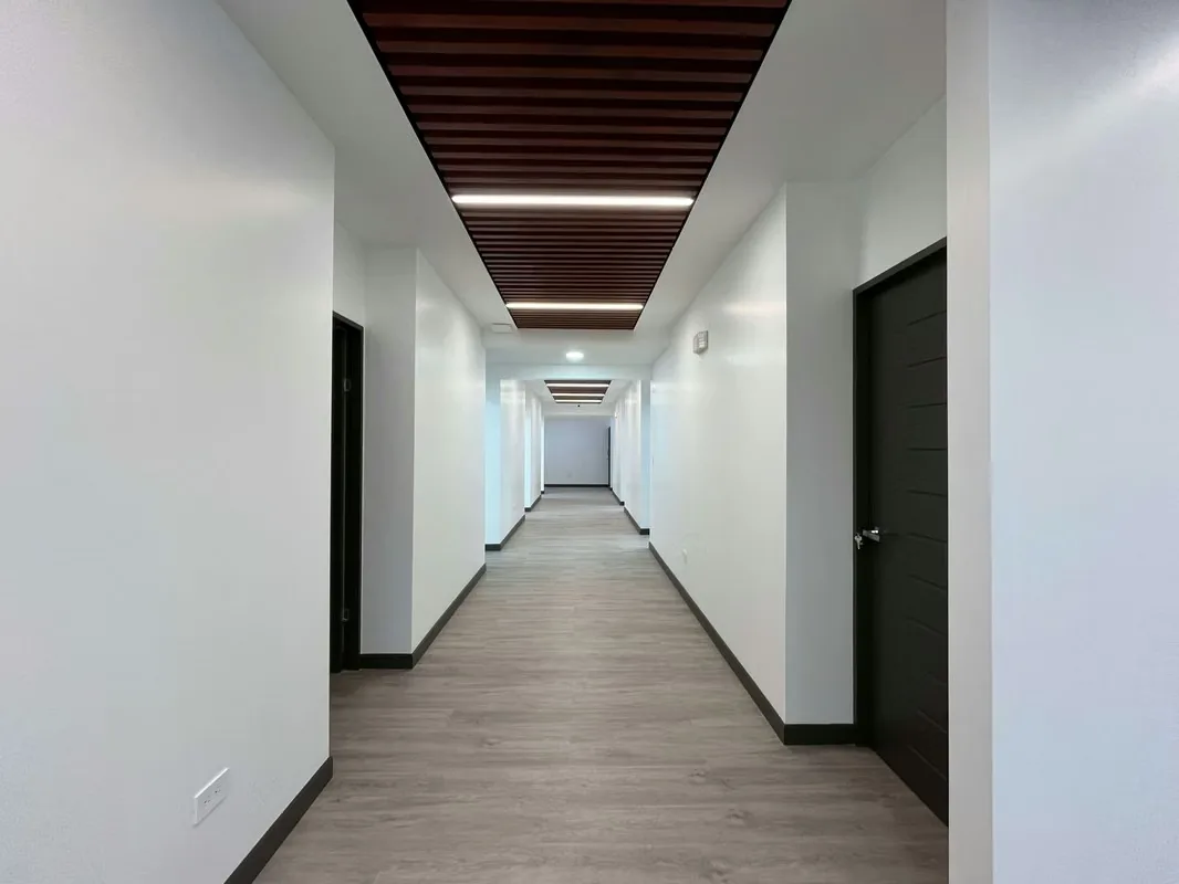 Abrir una oficina privada no tiene que representar una gran inversión. En una ubicación estratégica y de alta plusvalía, sobre la calle principal y contiguo al Automercado de Tres ..., photo 4