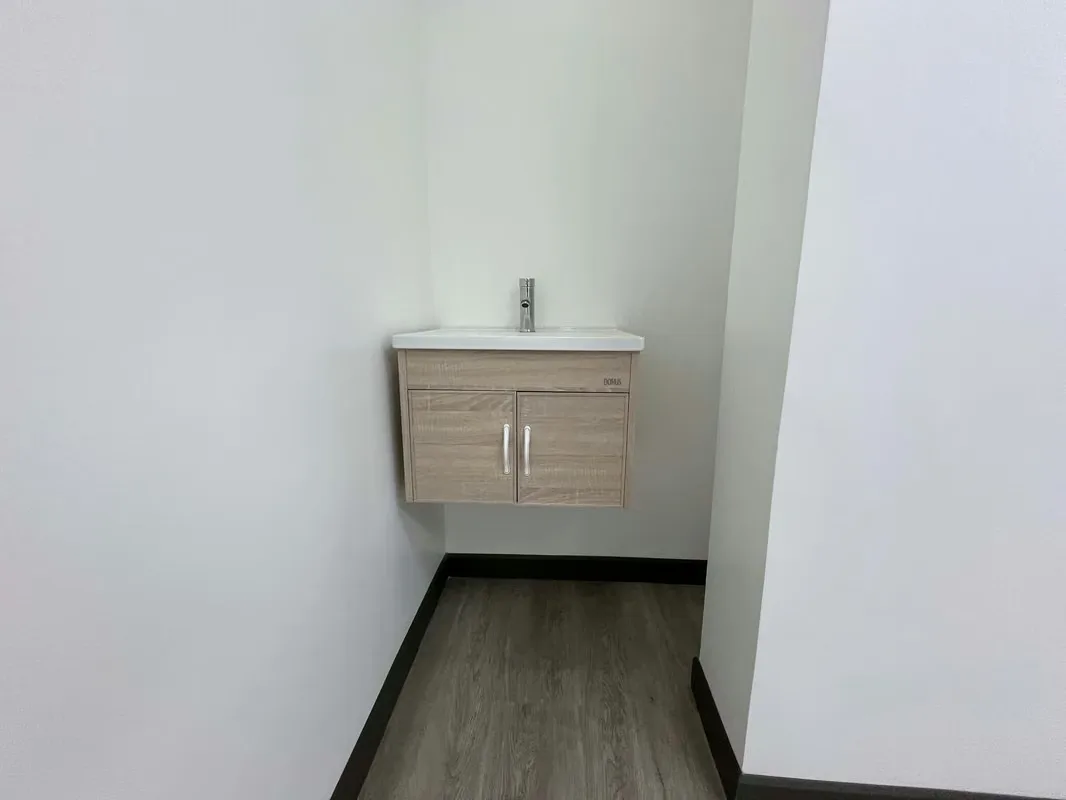 Abrir una oficina privada no tiene que representar una gran inversión. En una ubicación estratégica y de alta plusvalía, sobre la calle principal y contiguo al Automercado de Tres ..., photo 10