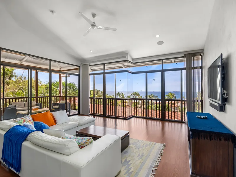 7 Bed Single Family Homes For Sale in Playa Flamingo, photo 5