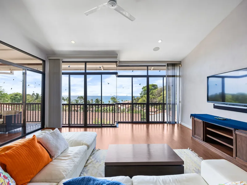 7 Bed Single Family Homes For Sale in Playa Flamingo, photo 6